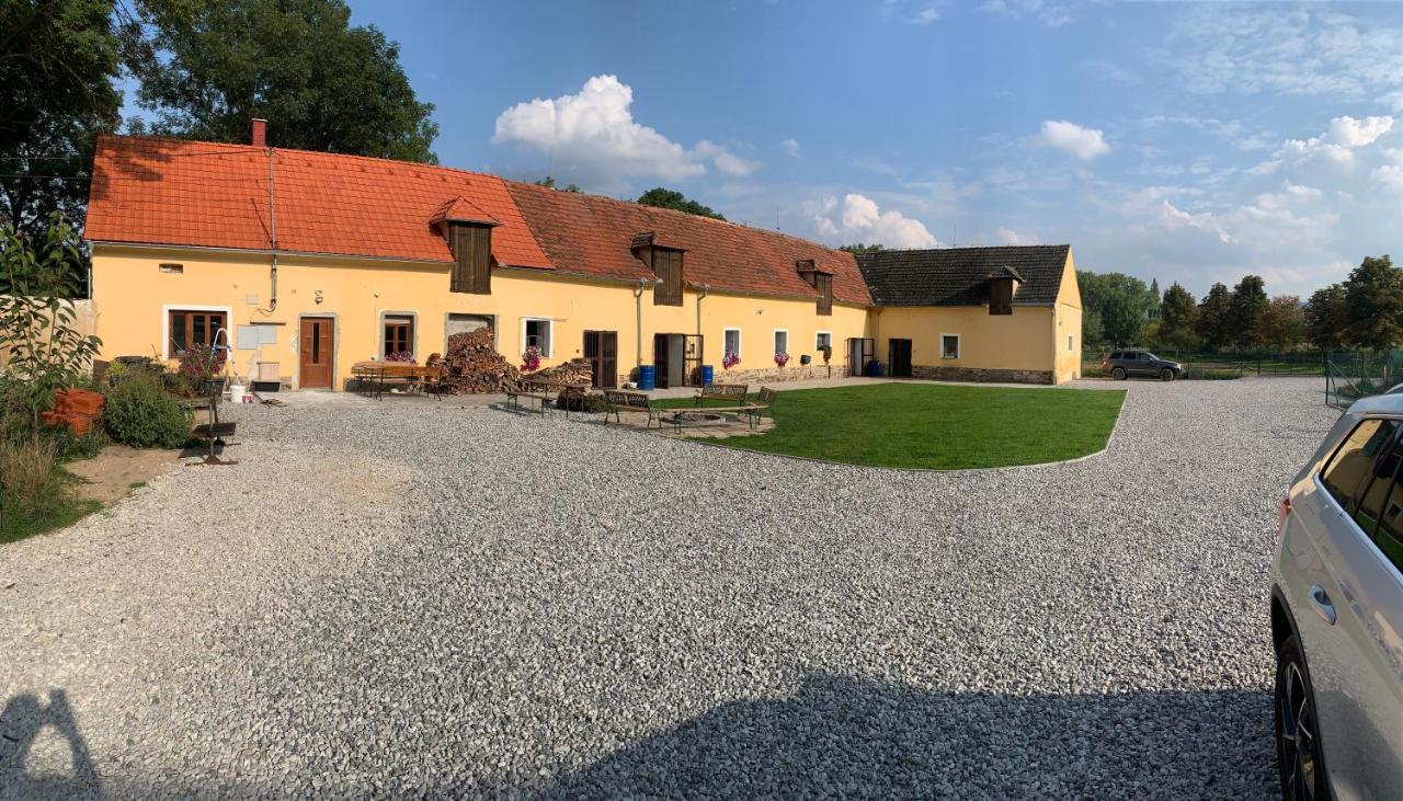 Apartmány Statek Bezdědice Hostomice Exterior foto